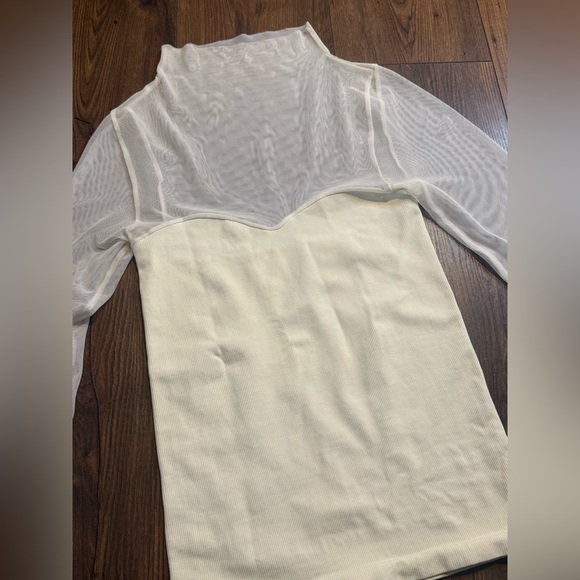 SOLD OUT - Picture 2 of 4